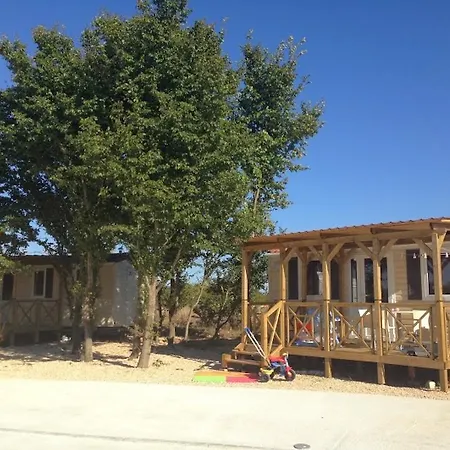 פארק נופש Mobile Homes Peros