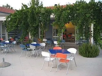 Mobile Homes Peros פארק נופש זאטון