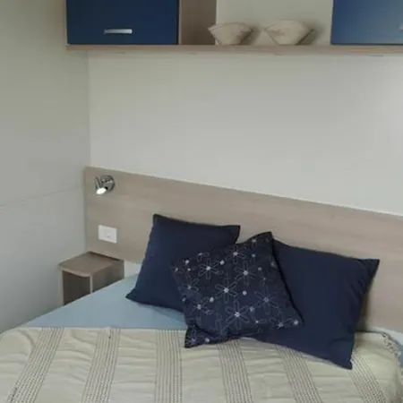 Mobile Homes Peros 3*