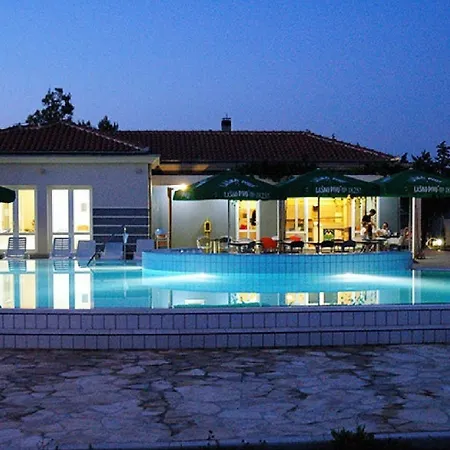 פארק נופש Mobile Homes Peros זאטון