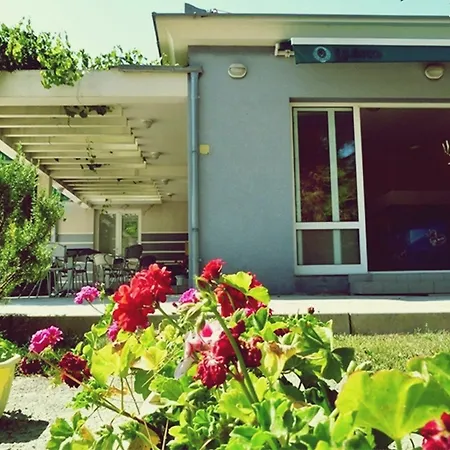 Mobile Homes Peros Hotel 3*