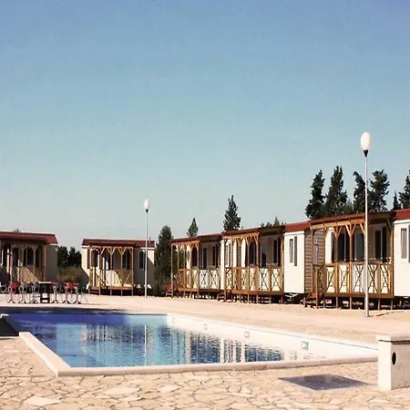 佩鲁斯活动公寓