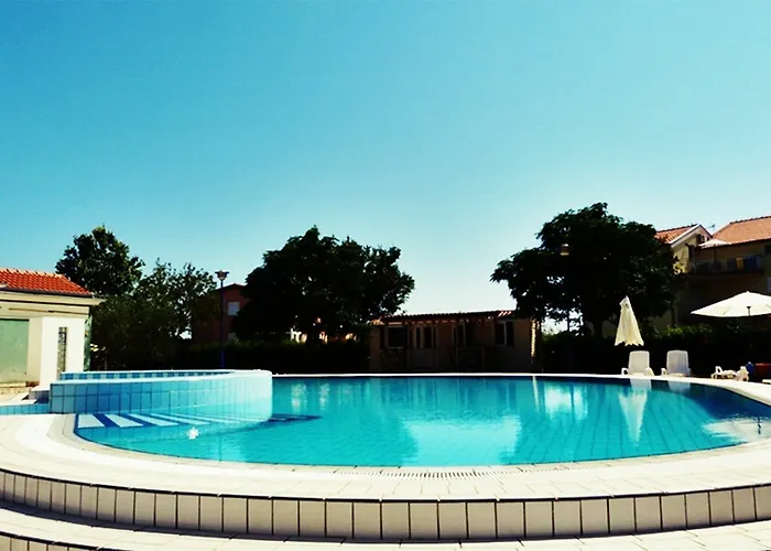 Mobile Homes Peros 3*