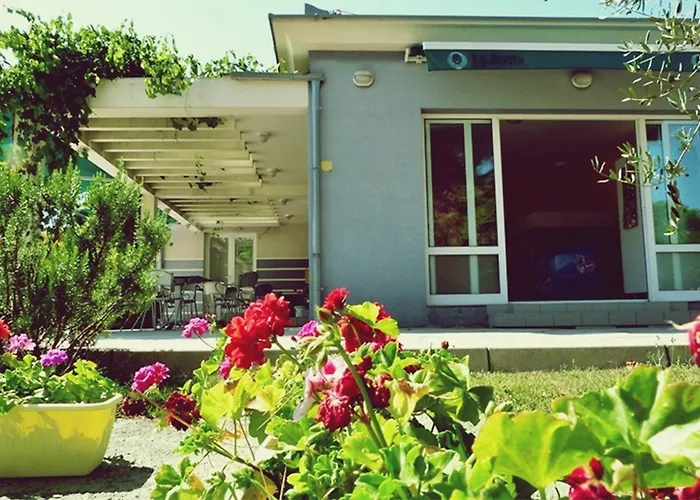 Mobile Homes Peros Szálloda 3*