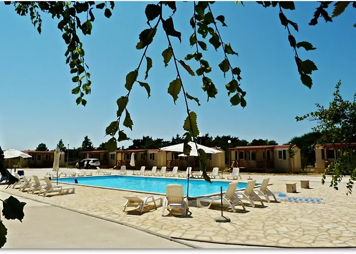 Mobile Homes Peros 3*