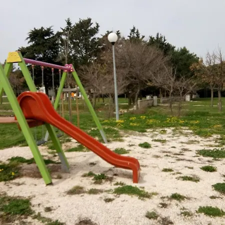 فندق موبايل هومز بيروس