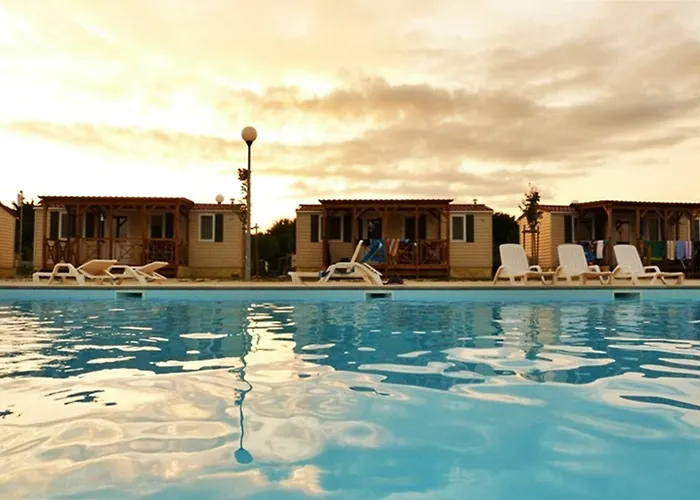 Mobile Homes Peros 3*